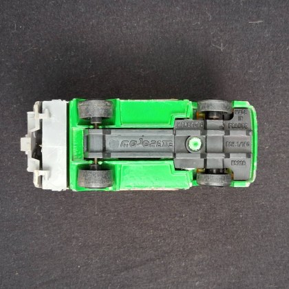 4 (51)
